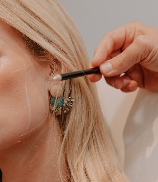 Jawline Definition Signature